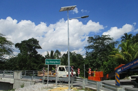 street light pole solar