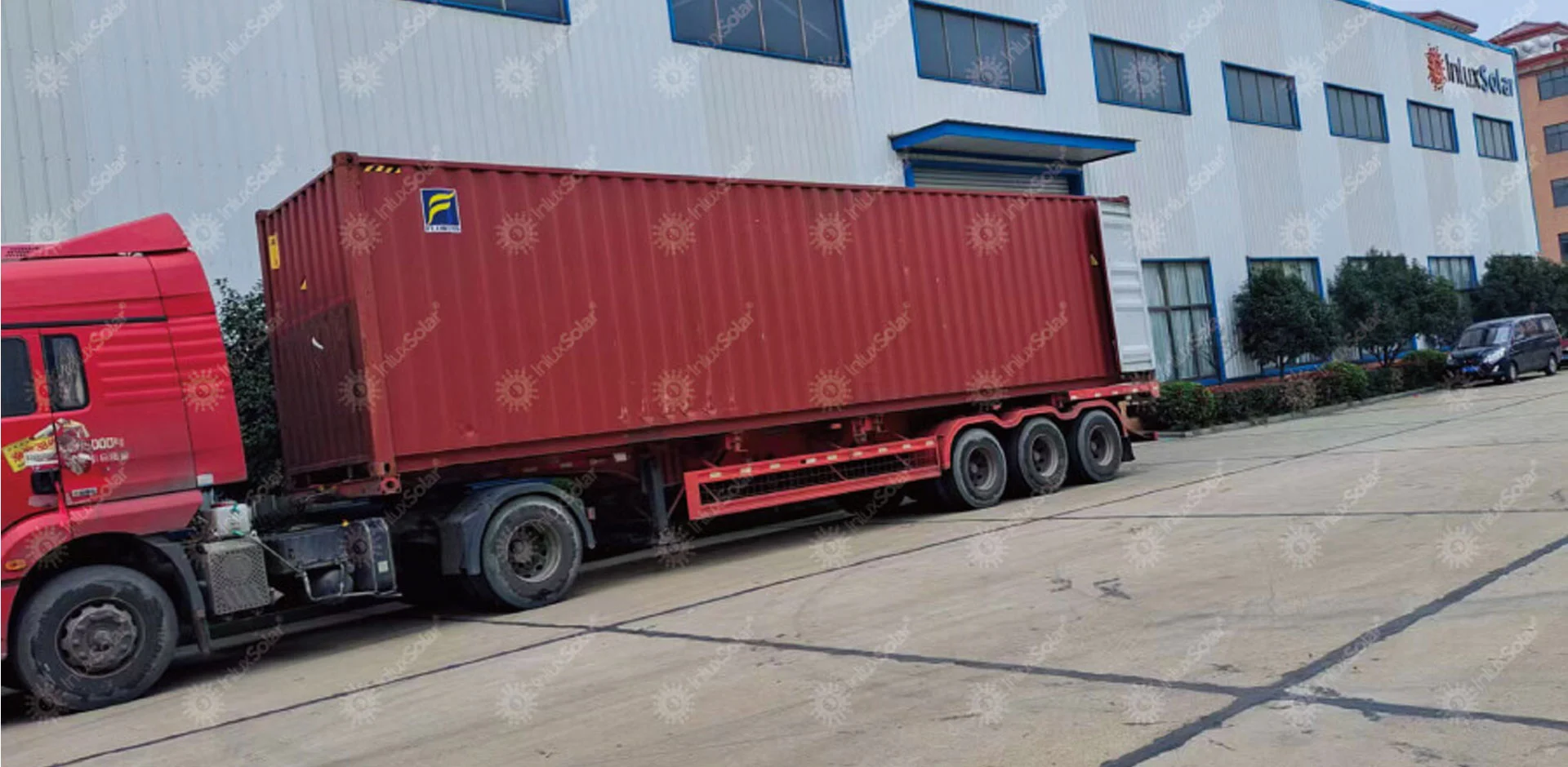 One 40hq Container of Armour-S Vertical Solar Street Lights Delivery to Oman