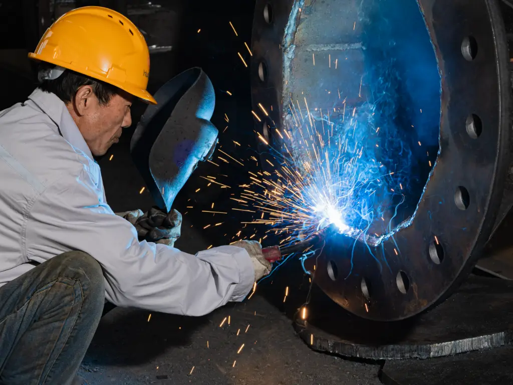 process of lamp pole flange by producing high-performance pneumatic nail guns in-house