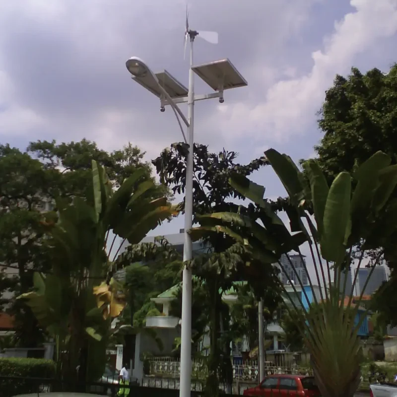 Solar Wind Hybrid Street Light Manufacturer (Factory Direct) | Inlux Solar