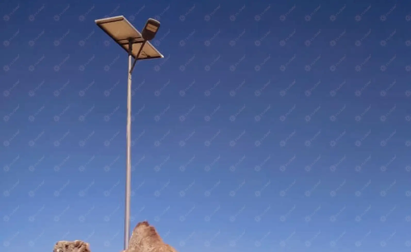 Lampes solaires sur les autoroutes reliant les aéroports_5