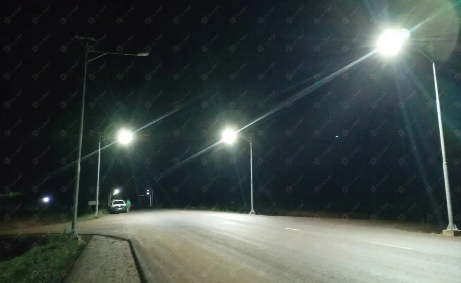 Solar street light for road lighting in Paraguay_2