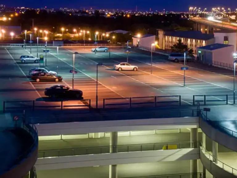 luces del estacionamiento