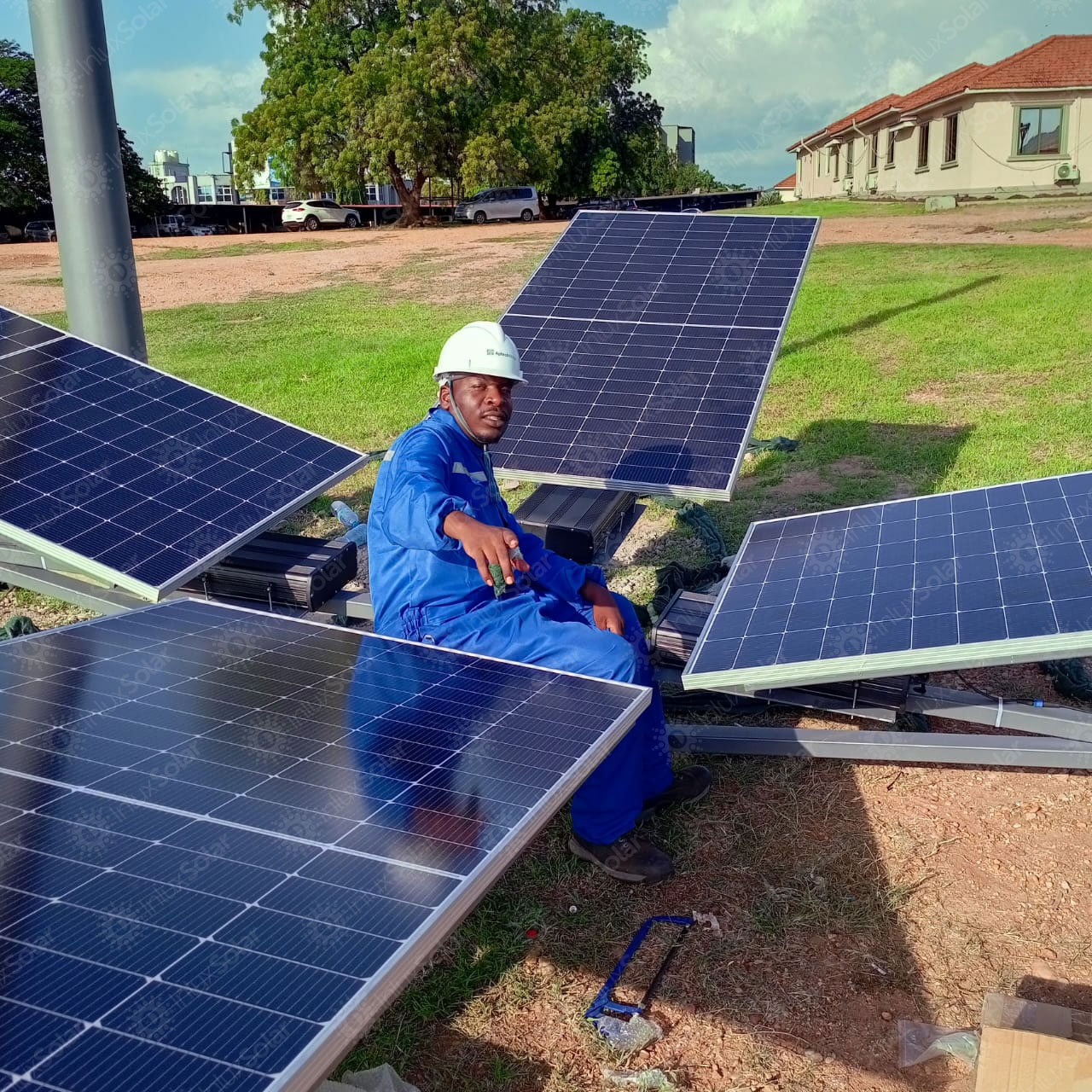 Q235 15m solar high mast pole being lifted at South Sudan project